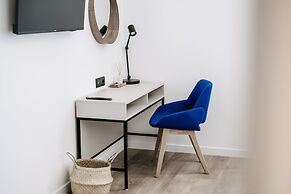 Kala Luxury rooms by DuHomes