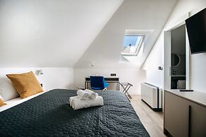 Kala Luxury rooms by DuHomes