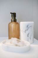 Kala Luxury rooms by DuHomes