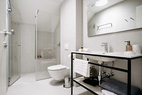 Kala Luxury rooms by DuHomes