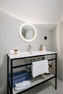 Kala Luxury rooms by DuHomes