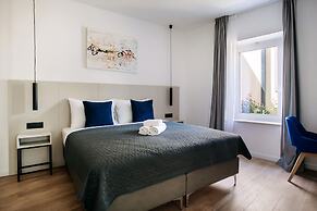 Kala Luxury rooms by DuHomes