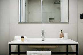 Kala Luxury rooms by DuHomes