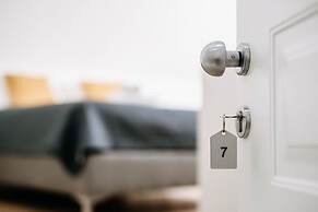 Kala Luxury rooms by DuHomes