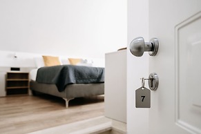 Kala Luxury rooms by DuHomes