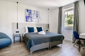 Kala Luxury rooms by DuHomes