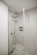 Kala Luxury rooms by DuHomes