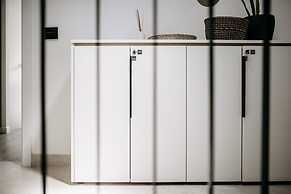 Kala Luxury rooms by DuHomes