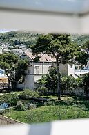 Kala Luxury rooms by DuHomes