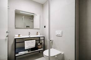 Kala Luxury rooms by DuHomes