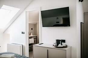 Kala Luxury rooms by DuHomes