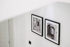 Kala Luxury rooms by DuHomes