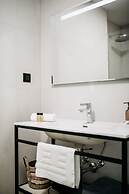 Kala Luxury rooms by DuHomes