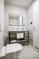 Kala Luxury rooms by DuHomes