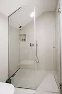 Kala Luxury rooms by DuHomes