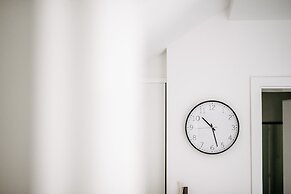 Kala Luxury rooms by DuHomes