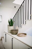 Kala Luxury rooms by DuHomes