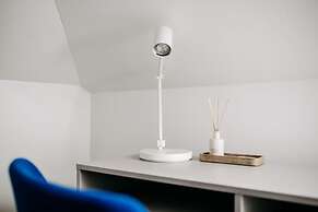 Kala Luxury rooms by DuHomes