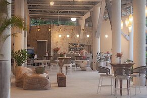 Royal Andilana Resort & Spa