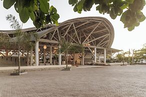 Royal Andilana Resort & Spa