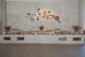 Royal Andilana Resort & Spa