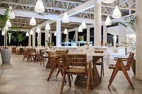 Royal Andilana Resort & Spa