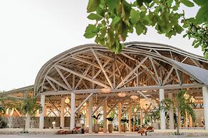 Royal Andilana Resort & Spa