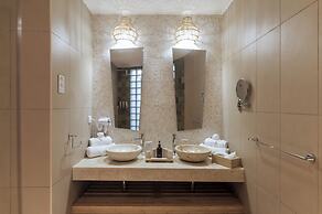 Royal Andilana Resort & Spa