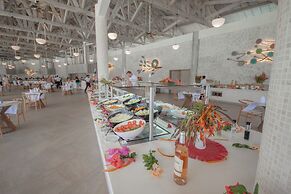 Royal Andilana Resort & Spa