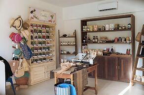 Royal Andilana Resort & Spa