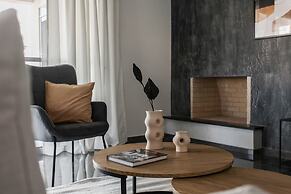 UPSTREET Teal Faliro House