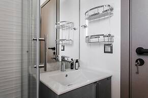 UPSTREET Teal Faliro House