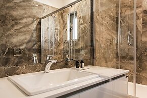 UPSTREET Teal Faliro House