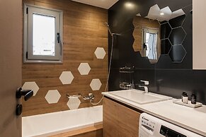 UPSTREET Teal Faliro House