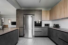 UPSTREET Teal Faliro House