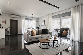 UPSTREET Teal Faliro House