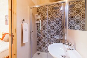 Naduri, Beautiful Gozitan Villa + Pool