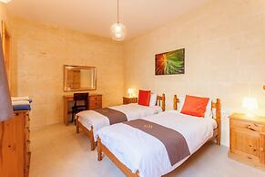 Naduri, Beautiful Gozitan Villa + Pool