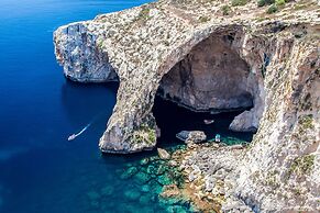 Naduri, Beautiful Gozitan Villa + Pool