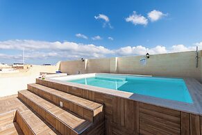Naduri, Beautiful Gozitan Villa + Pool