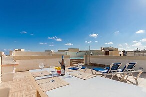 Naduri, Beautiful Gozitan Villa + Pool