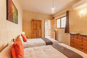 Naduri, Beautiful Gozitan Villa + Pool