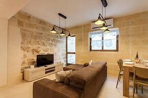 Naduri, Beautiful Gozitan Villa + Pool