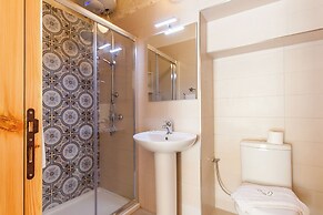 Naduri, Beautiful Gozitan Villa + Pool