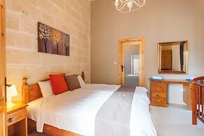Naduri, Beautiful Gozitan Villa + Pool