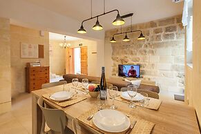 Naduri, Beautiful Gozitan Villa + Pool
