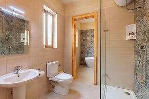 Naduri, Beautiful Gozitan Villa + Pool