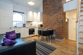 Pillo Rooms Serviced Apartments- Salford