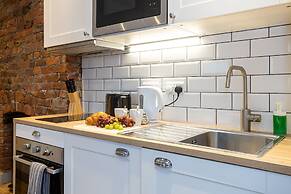 Pillo Rooms Serviced Apartments- Salford