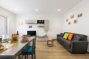 3182 Conteduca Apartment by Barbarhouse